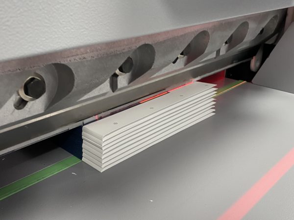 HC-680i Hydraulic Guillotine